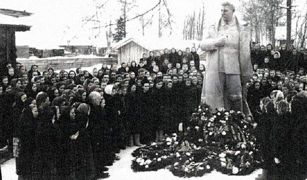 Discarded monument to Stalin in Solvychegodsk